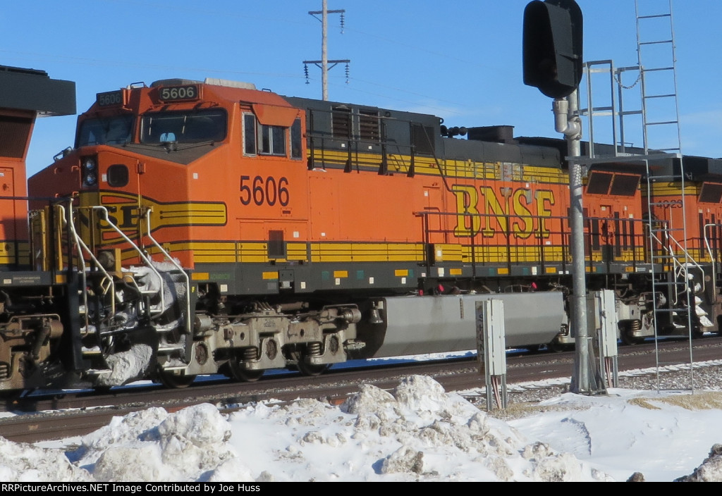 BNSF 5606